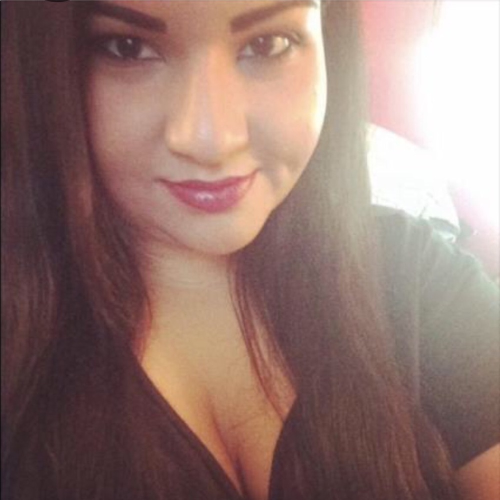 Meet your Posher, Ariela